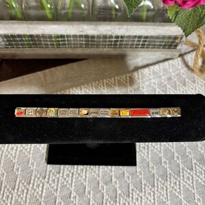 Italian Charm Mix. Seattle, Redhead, Cross, America, Find a Cure. 15 Charms.